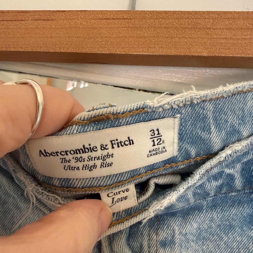 Abercrombie & Fitch Curve Love 90s Straight Ultra High Rise - Picture 4 of 5